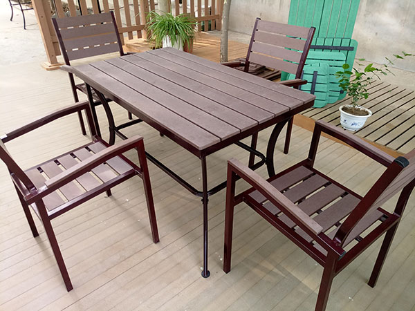 長方桌及配套椅子 (9)