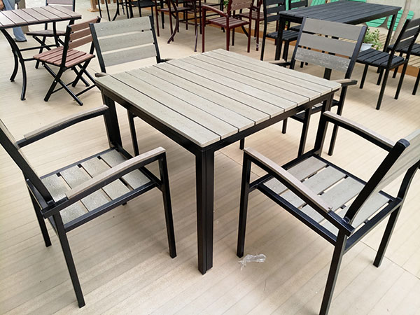 方桌及配套椅子 (10)