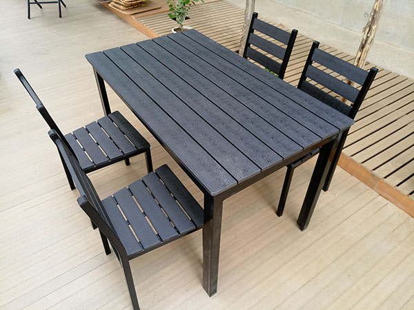 長方桌及配套椅子 (5)