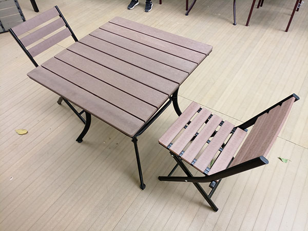 方桌及配套椅子 (7)