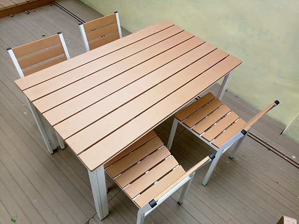 長方桌及配套椅子 (8)