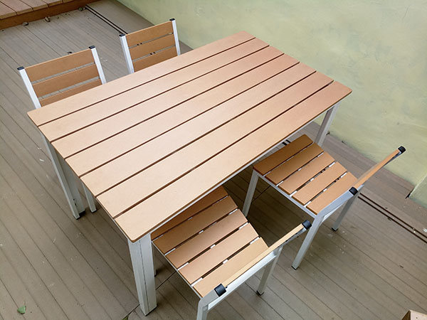 長方桌及配套椅子 (7)